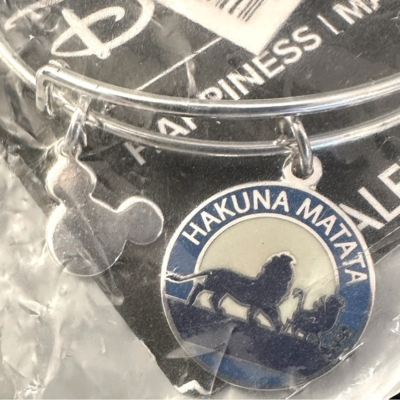 Alex and Ani Disney Parks “Hakuna Matata” Silver Bangle Bracelet - NWT - Rare!!! - Picture 2 of 5